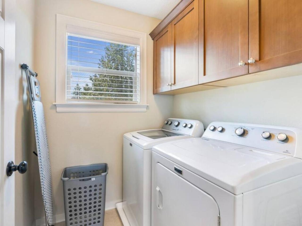 Holiday home Urban Ne Pdx 3bd Bonus Room, Fenced Yard And Garage *