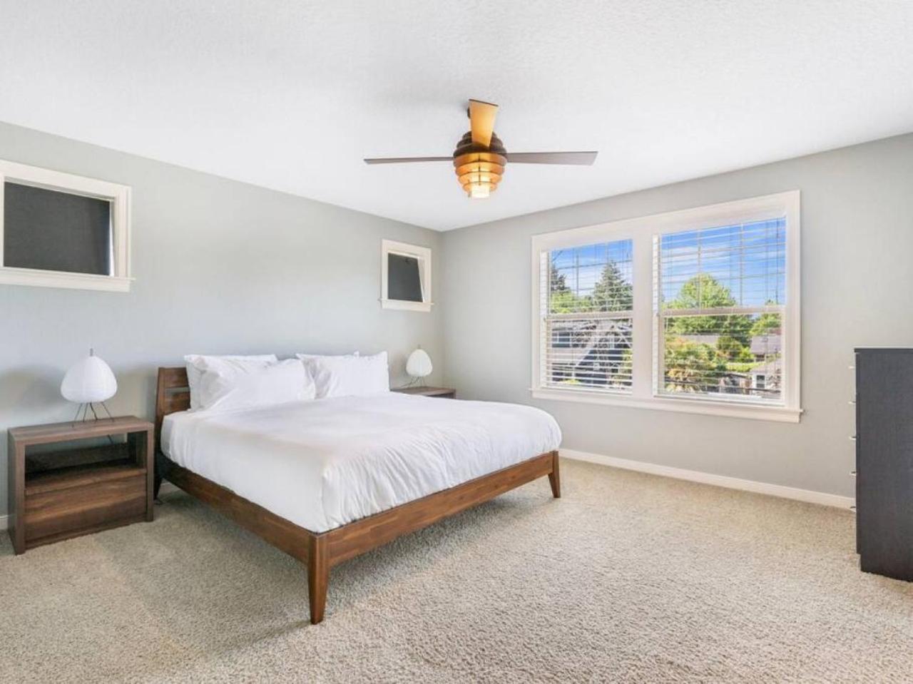 Urban Ne Pdx 3bd Bonus Room, Fenced Yard And Garage